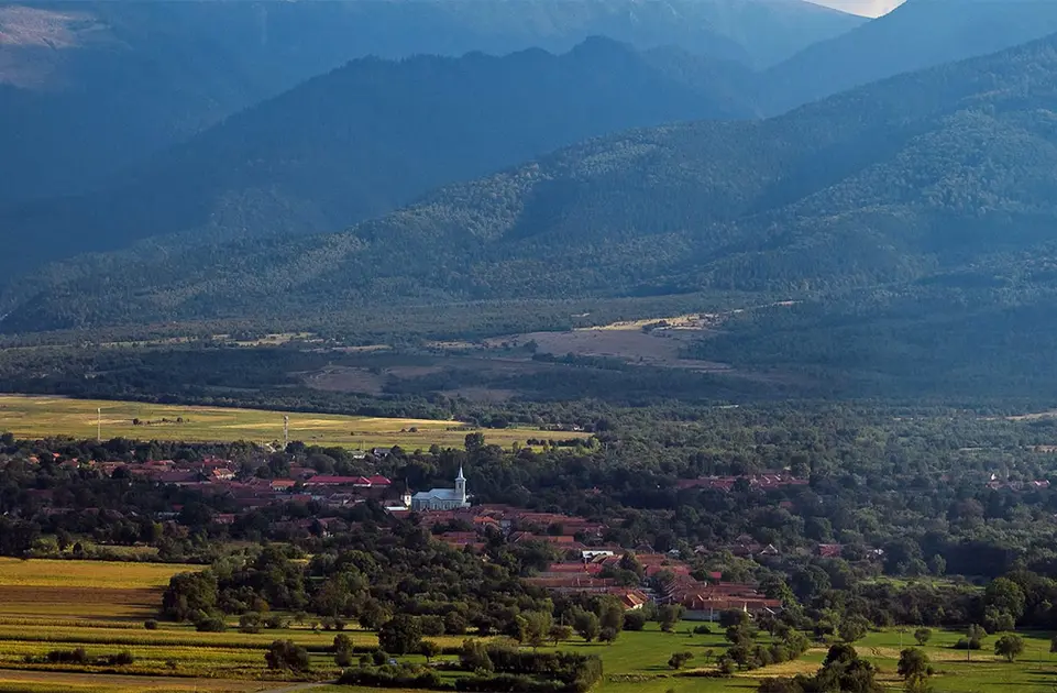 Foto: www.carpathia.org i europeanrangers.org